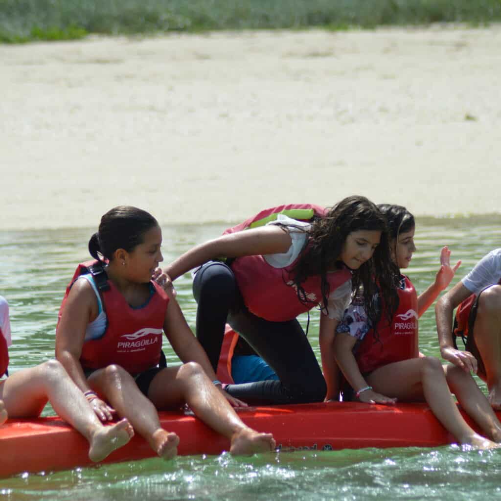 excursiones en kayak con alumnos