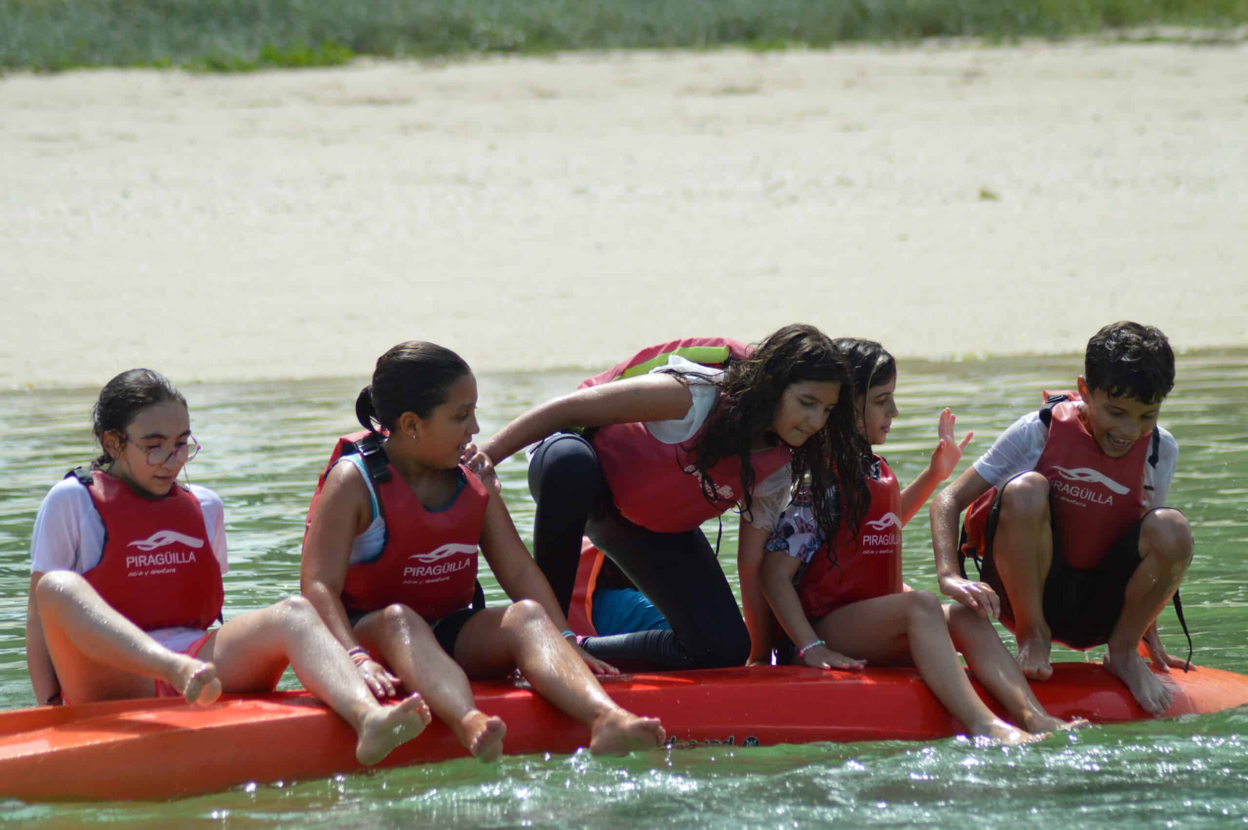 excursiones en kayak con alumnos