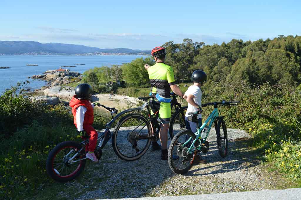 bicicleta en familia illa de arousa